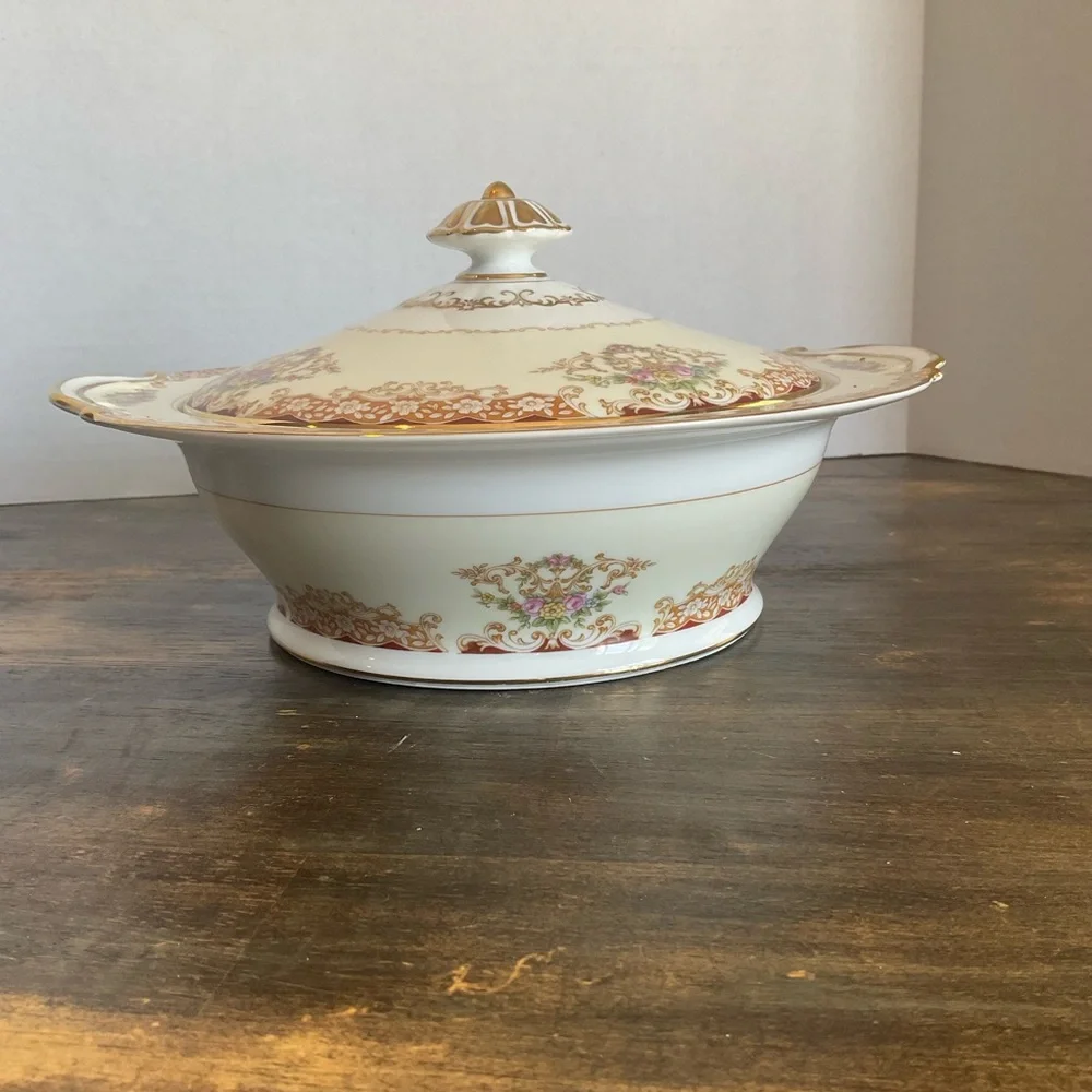 Noritake Rosebud 6002 round 10 Inch Elegant Floral Lidded Tureen Covered Dish